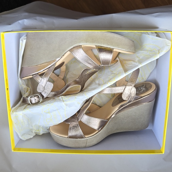 Suave Caminar Gold Metallic Strappy Wedge Heels Women's size 5.5 - Picture 7 of 8